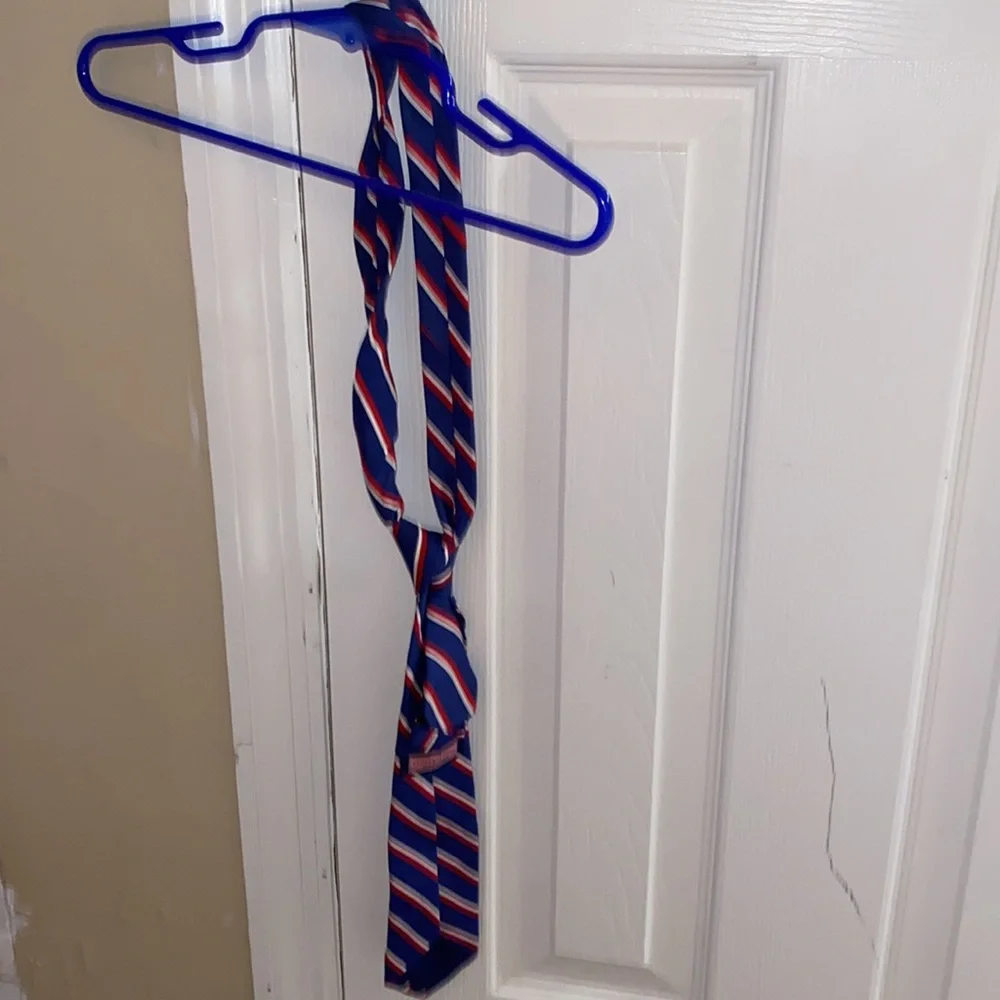 Youth Vineyard Vines tie